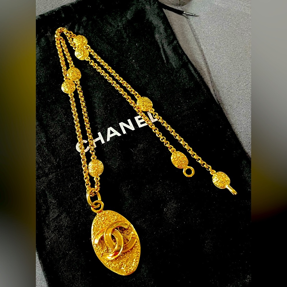 Authentic 24K gold plated Chanel vintage long necklace